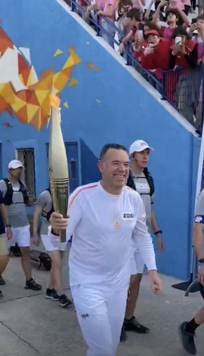 Passage of the Olympic flame in Montpellier: originally from Marvejols, Lilian Delmas also took part in the relay