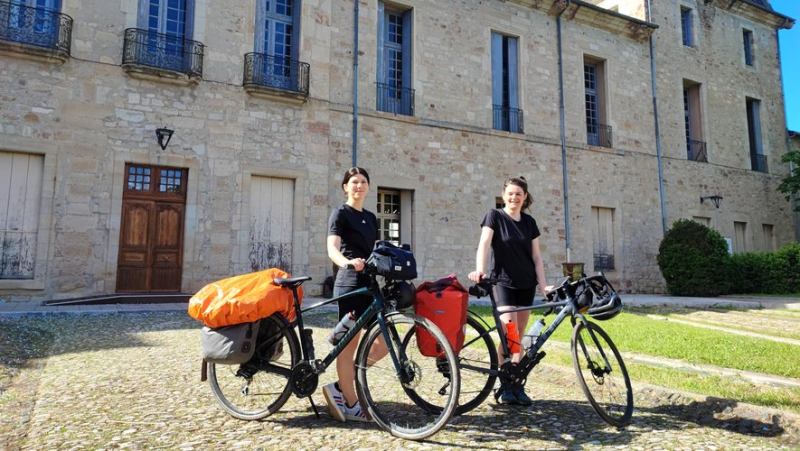 Léa et Marine font leur tour d’Occitanie à vélo pour valoriser l’artisanat au féminin.