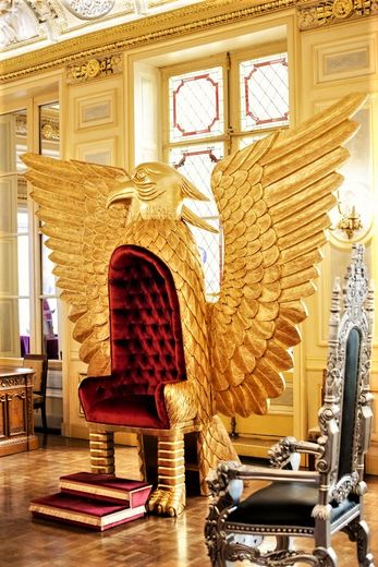 Unusual. How the golden throne of the bloodthirsty emperor Bokassa I revived a castle near Montpellier