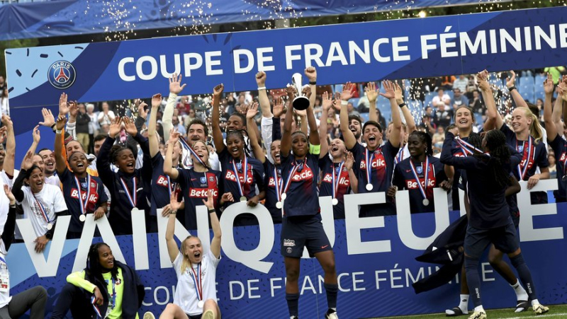 The Stade de la Mosson celebrates at PSG, winner of the Coupe de France against Fleury