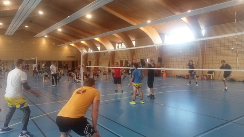 The Bras Cassés Volley club celebrated the end of the season