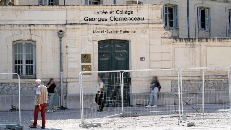Nothing is going well between the principal and the staff of the Cité scolaire Clemenceau in Montpellier