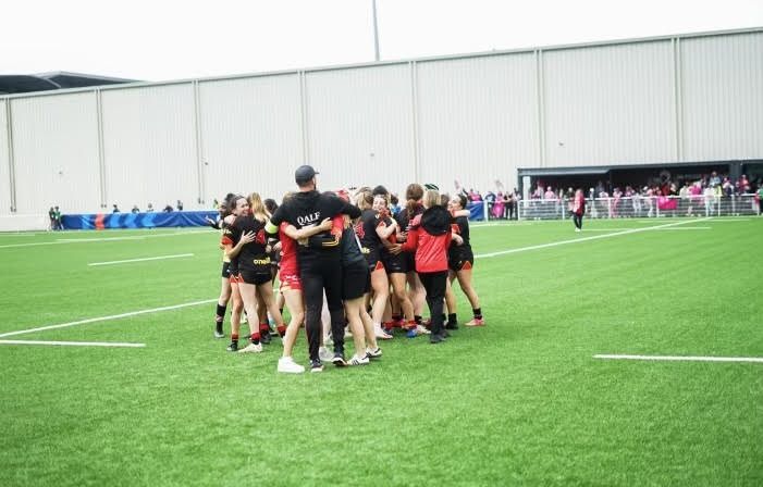 The U18 girls of SOM rugby win the title of French champions against Stade Français