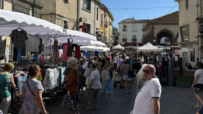 In Marseillan, the markets are places of life appreciated by everyone