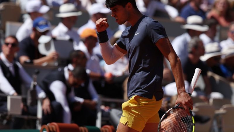 Roland-Garros: Carlos Alcaraz beats Jannik Sinner and qualifies for the final