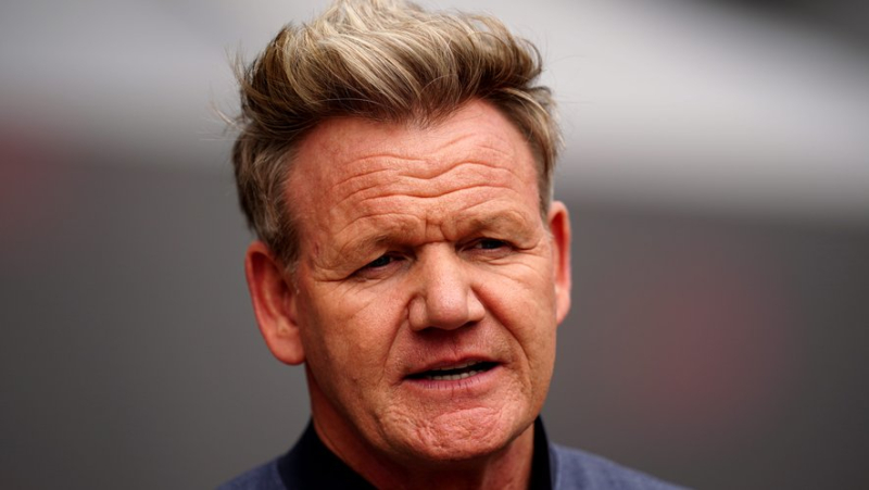 "Je ressemble à une pomme de terre violette" : le chef Gordon Ramsay dévoile ses impressionnantes blessures après une chute à vélo