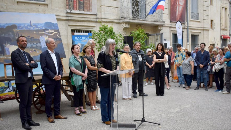 Family, elected officials and population gathered to inaugurate the exhibition on Jean Hugo at the Médard museum in Lunel