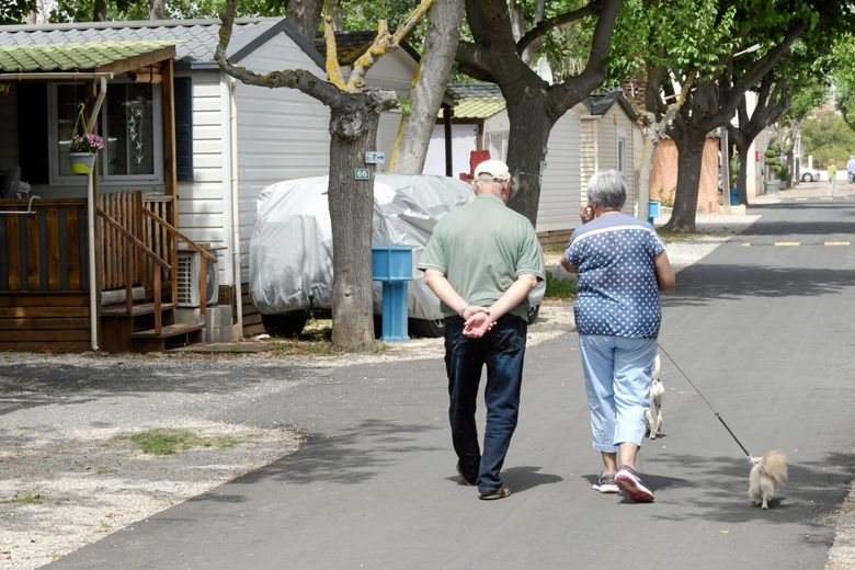 En immersion avant les législatives : "Je sais que rien ne changera, je veux juste que le RN passe", l'extrême droite décomplexée à Valras