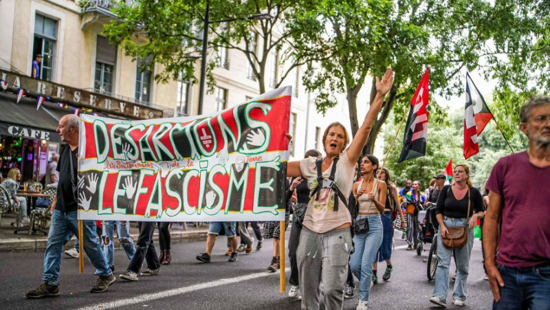 Demonstration: mobilized through the streets of Nîmes, around a hundred people said no to fascism