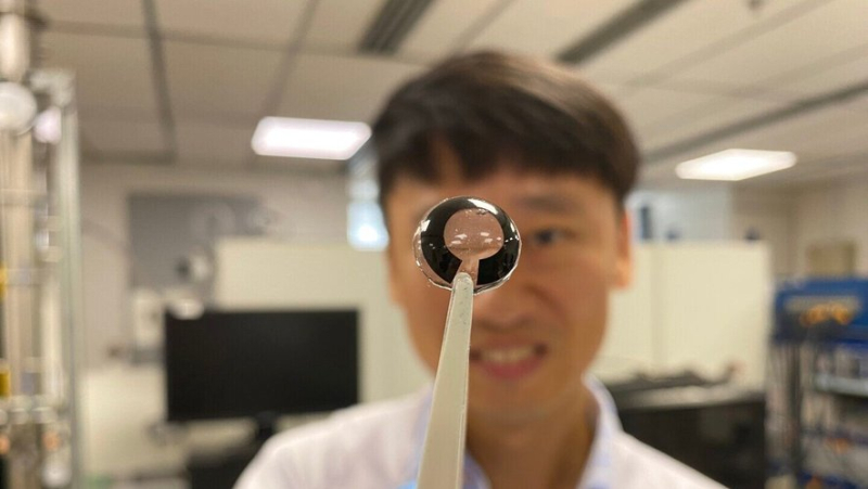 They recharge with tears: these new contact lenses are powered by our tears