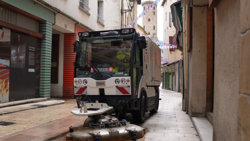 The streets of downtown Millau thoroughly cleaned