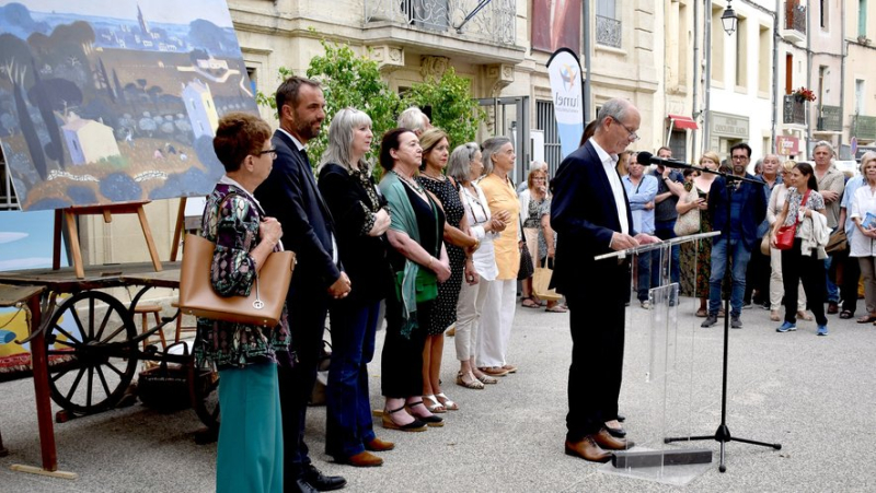 Family, elected officials and population gathered to inaugurate the exhibition on Jean Hugo at the Médard museum in Lunel