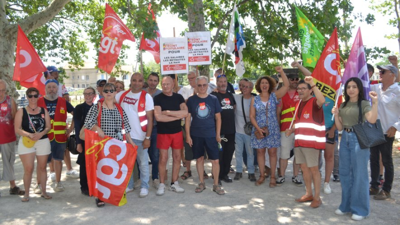 CGT activists gathered to demand the reinstatement of a colleague on a fixed-term contract at VNF