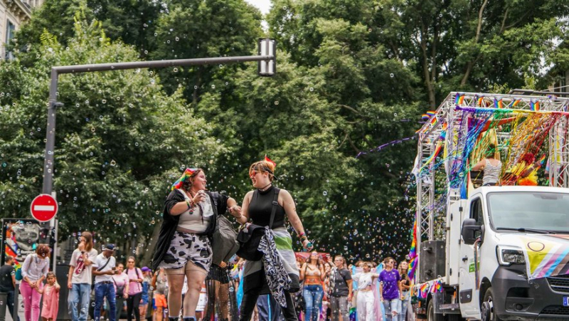 In a festive atmosphere, the Pride March brought together around 1,300 people in Nîmes