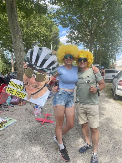 16e étape Gruissan-Nîmes : Le Tour de France enflamme Vergèze sous un soleil brûlant !