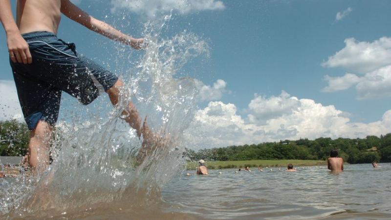 Bien-être garanti et qualité des eaux pour les baignades en Aveyron : de quoi se rafraîchir en toute quiétude !