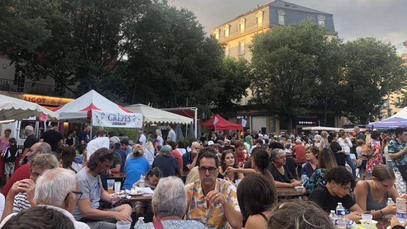 Les marchés nocturnes, organisés par les Fermiers de l'Aveyron, rendez-vous appréciés de l'été à Millau