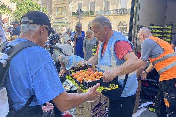 With the Open Table and the Food Bank, free distribution of fruit this week throughout Gard