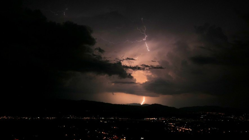 Canicule, orages : 56 départements désormais en vigilance orange ce mardi… où les phénomènes pourraient être les plus intenses ?