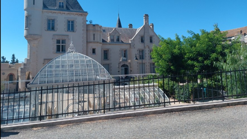 In the Béziers region, Les Carasses, a fine example of the transformation of a castle into a high-end tourist destination