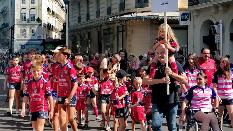 Sports associations, obliged by the Paris 2024 Olympic Games, opened the July 14 parade in Béziers