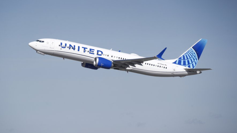 Boeing passenger vomits mid-flight, plane forced to make emergency landing