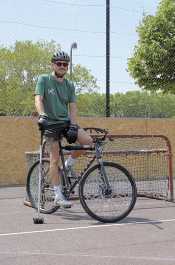 The bike polo championship at Montcalm Park in Montpellier comes to an end