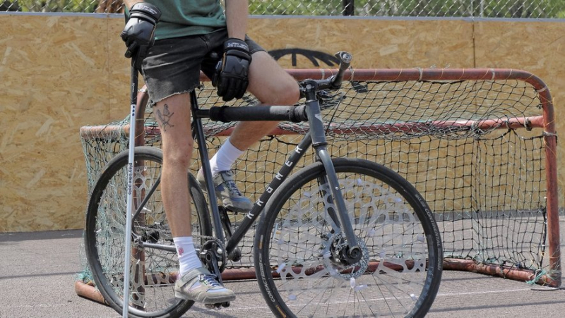 The bike polo championship at Montcalm Park in Montpellier comes to an end