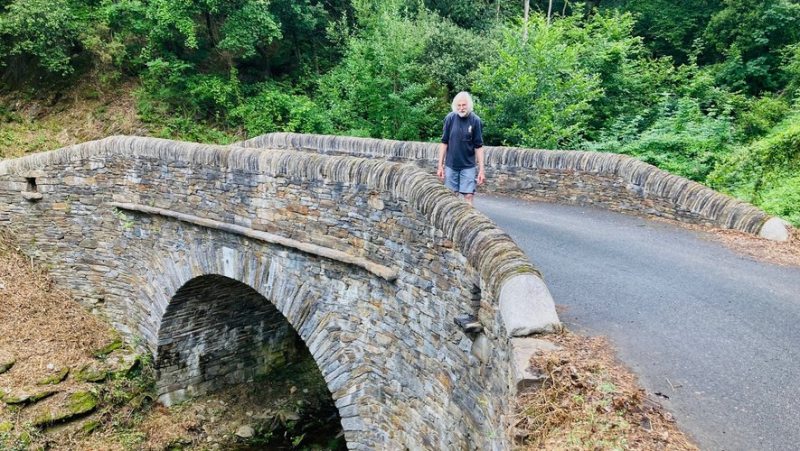 The Chaldecoste bridge, an example of dry stone construction made from schist from local quarries