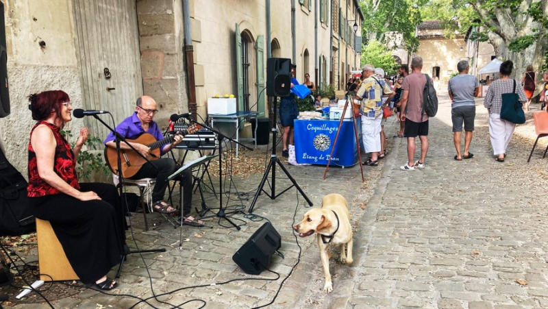 Villeneuvette: an organic market with music, every Tuesday evening in the summer, it&#39;s fantastic