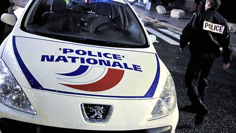 A man brandishes a handgun and takes the Jardiland cash register to Nîmes