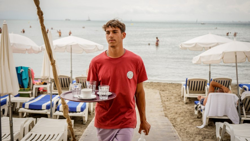 On the beaches of Grau-du-Roi, are the straw huts still popular ?