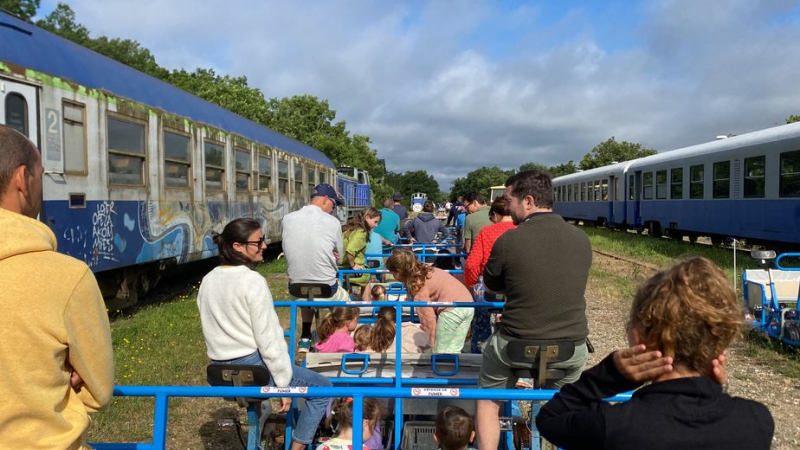 Immediate boarding of the Vélo Rail to the enchanting landscapes of Larzac