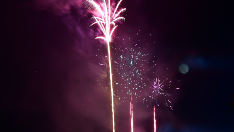 Le feu d’artifice de Pont-Saint-Esprit le 14 juillet est avancé d’une heure