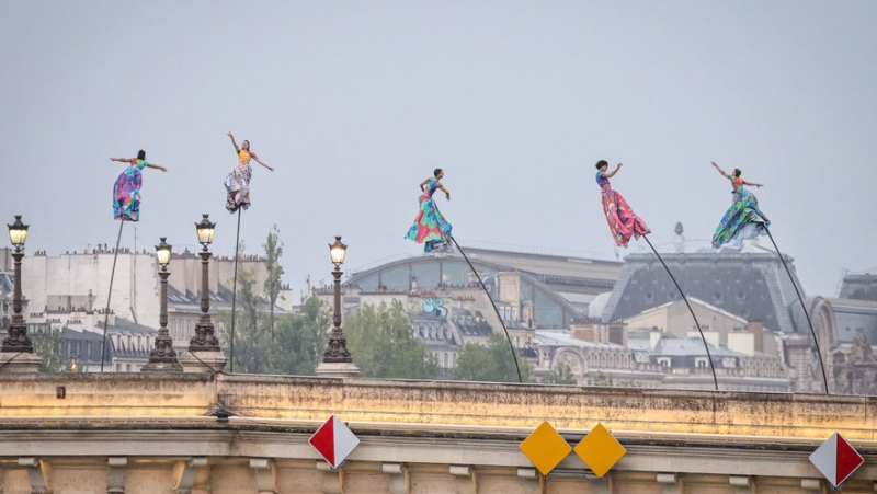 At the opening ceremony of the Olympic Games, the circus artist from Lodève Gwendal Beylier was on the Pont Neuf!