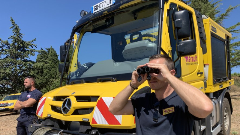 In the Hérault forest firefighters&#39; truck, we see the fire before everyone else