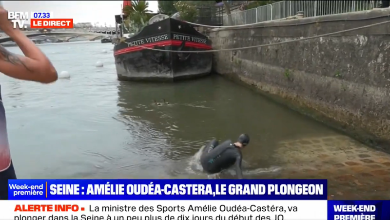 VIDEO. Paris 2024 Olympics: Sports Minister Amélie Oudéa-Castéra slips before swimming in the Seine