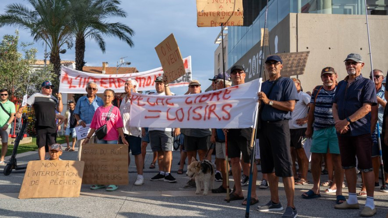 "On s’impatiente, on n’abandonnera pas" : au Grau-du-Roi, une cinquantaine de manifestants contre l’interdiction de la pêche à la ligne