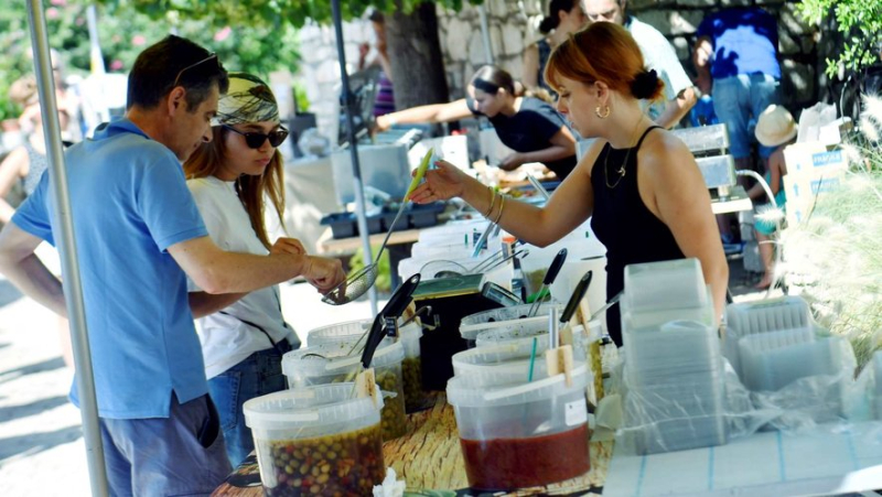 “It’s a market with good products, in an ideal setting”: local flavors in the heart of Vézénobres, a charming village in the Gard