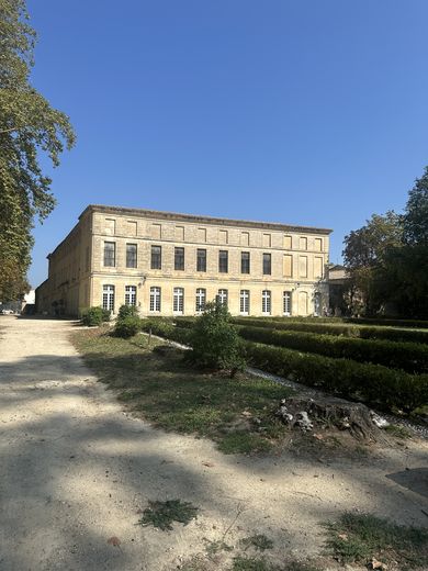 LA VIE DE CHÂTEAU : à Lavérune, le château des Évêques, un patrimoine religieux et culturel