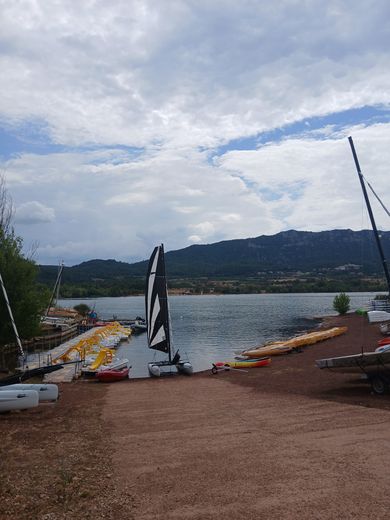 Cyanobacteria in Lake Salagou: Tourism professionals a little worried, visitors adapt