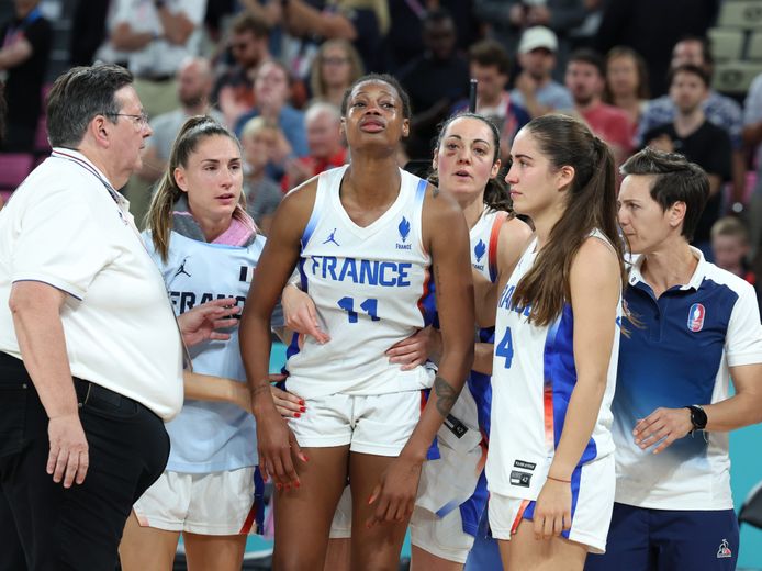 "We had goosebumps", "Standing on this podium with all our families there...": basketball player Romane Berniès talks about her Paris Olympic Games