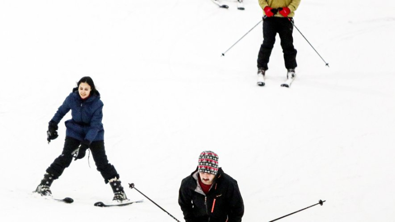 "It&#39;s not very eco-friendly": a ski resort in a Madrid shopping centre still attracts people even in the middle of summer