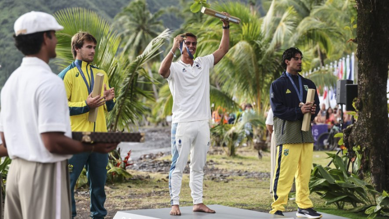 VIDEO. In Tahiti, the small village of Teahupo’o is jubilant after the gold medal of Tahitian surfer Kauli Vaast