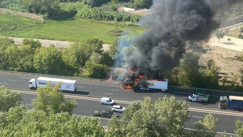 A truck on fire on the A9 motorway in the Nîmes area heading south