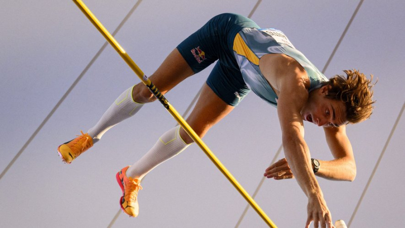 VIDEO. And one more! Armand Duplantis, recent Olympic champion, has set a new world record in pole vaulting