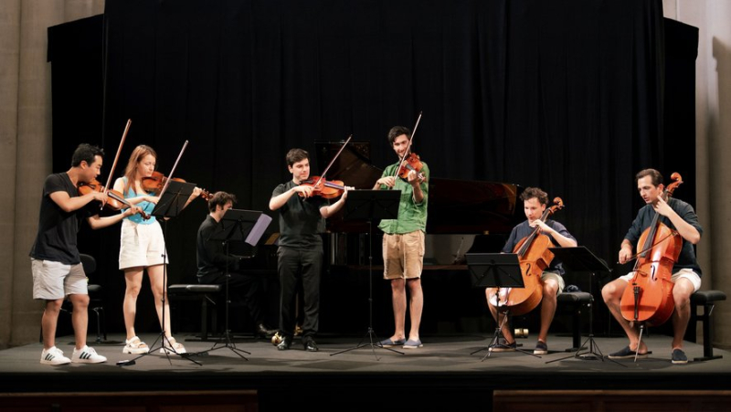 In rehearsal, the first notes of the Nîmes Musical Meetings