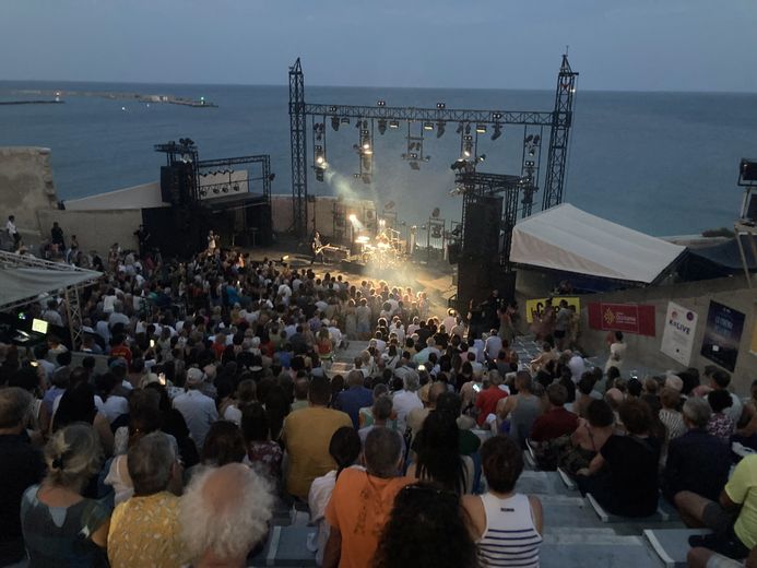 A destroyed fort that became a hospice, before welcoming Claude François and Ray Charles: the crazy story of the Théâtre de la Mer in Sète