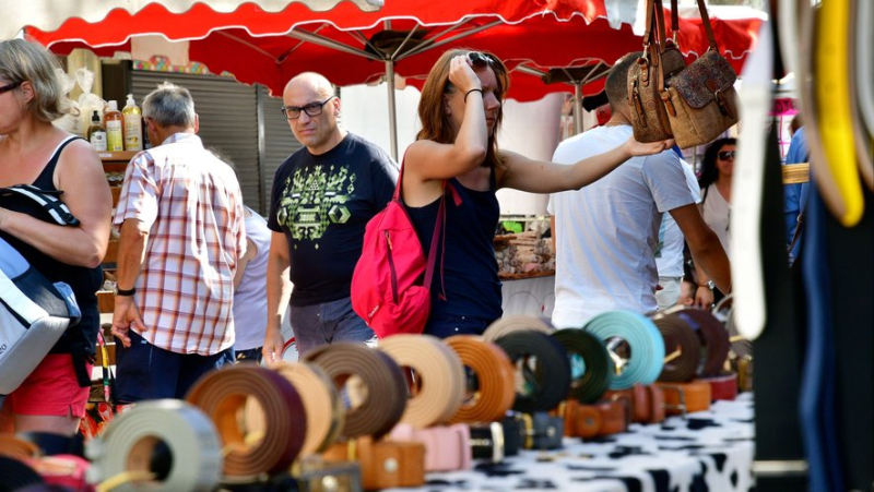 What are the rules for driving and parking during the August 6 fair in Millau ?