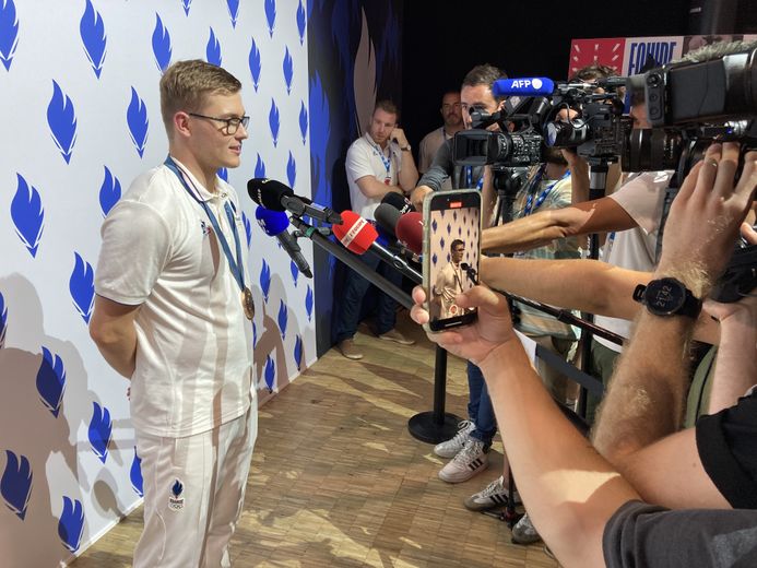 JO Paris 2024 : plateaux télé, chants, bain de foule… la folle soirée de célébration des frères Lebrun au Club France